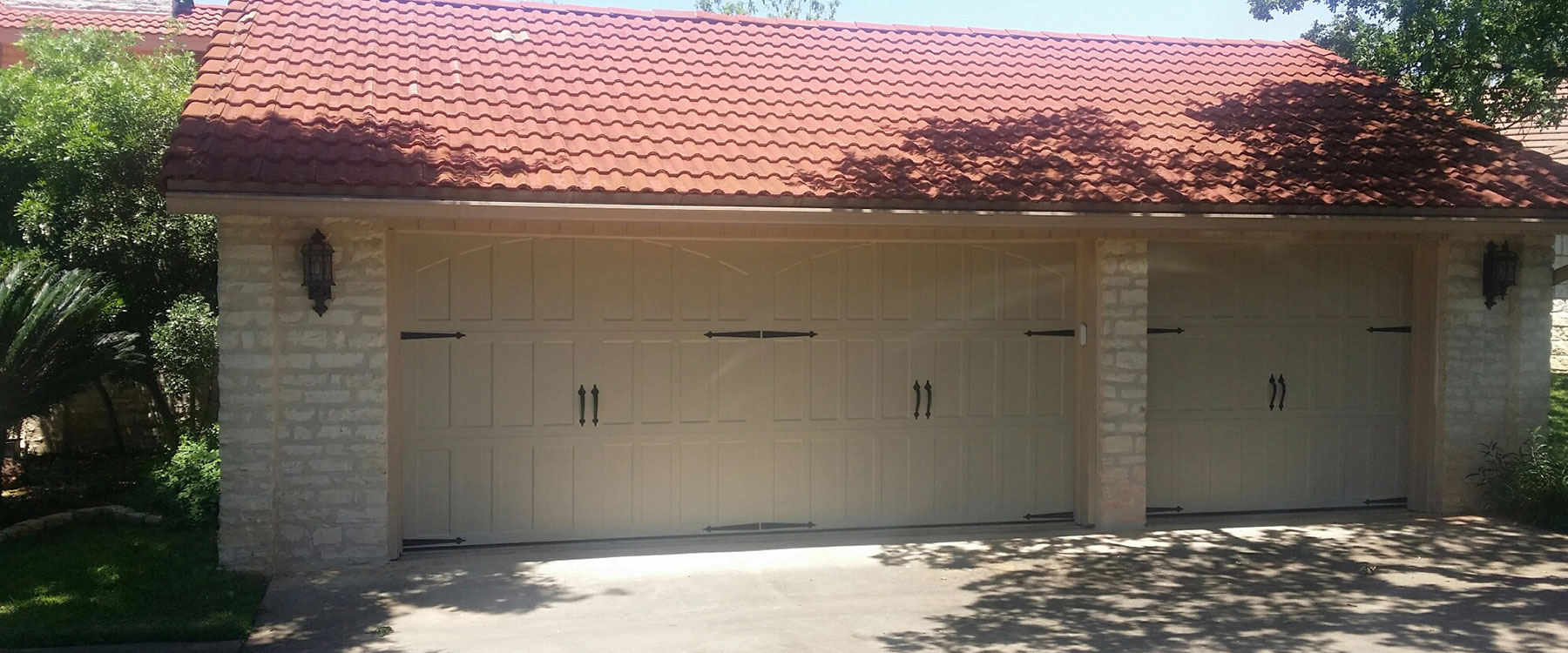 Modern Garage Door Installation Dubai for Simple Design